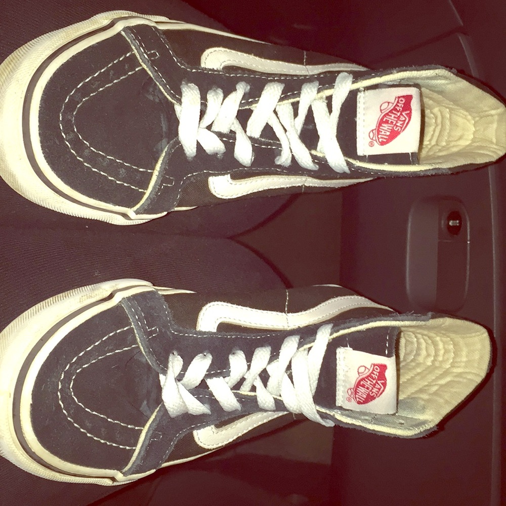 Sk8 hi black white vans